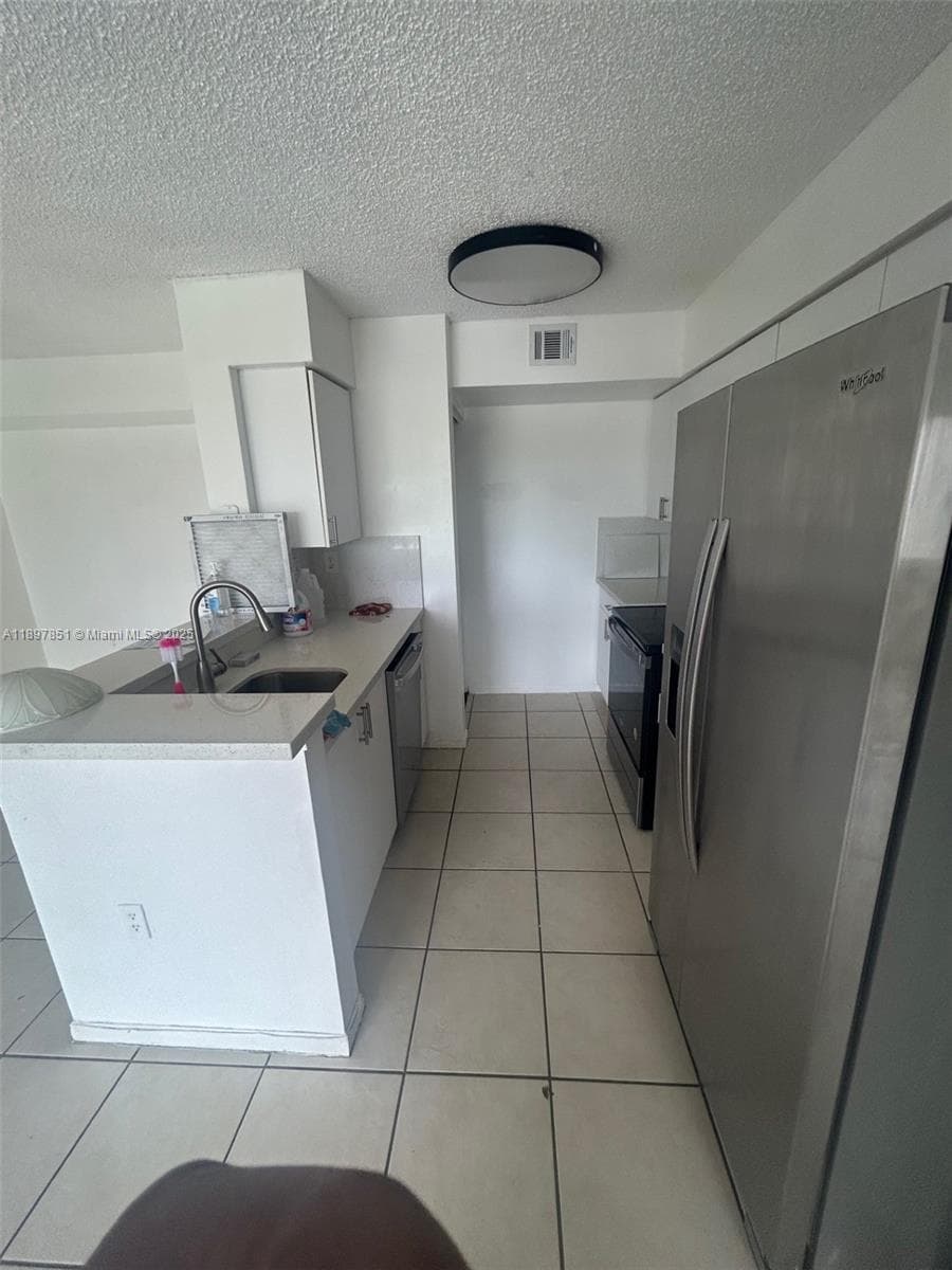 Kendall  Lake Towers · #503 in Miami - Photo 7