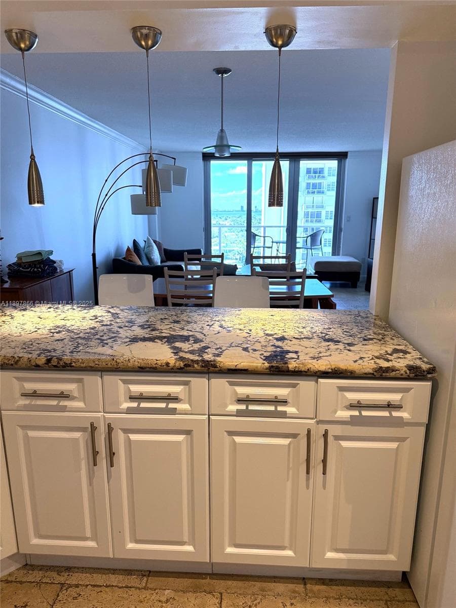 ARLEN BEACH CONDO · #1207 in Miami Beach - Photo 6
