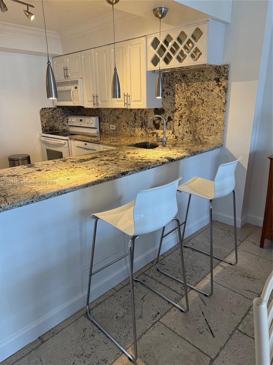 ARLEN BEACH CONDO · #1207 in Miami Beach - Photo 7