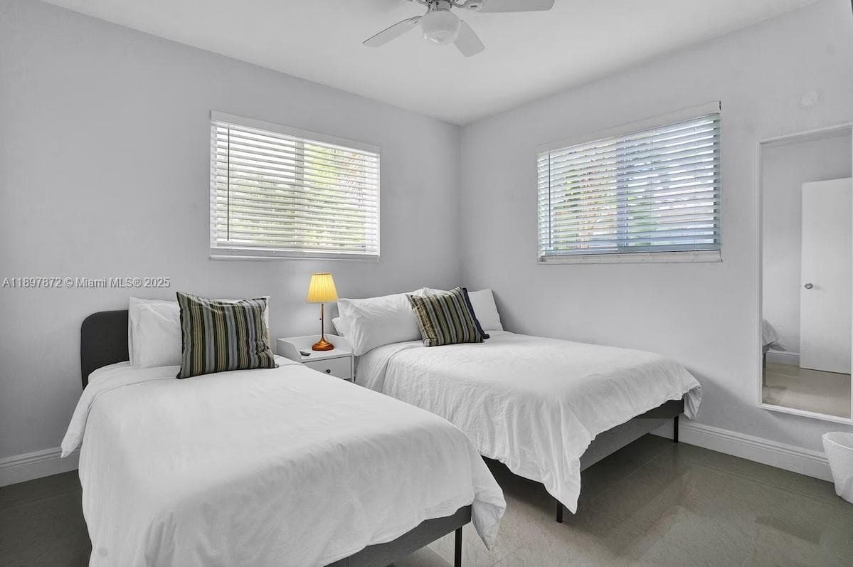1650 SW 27th Ave photo 8