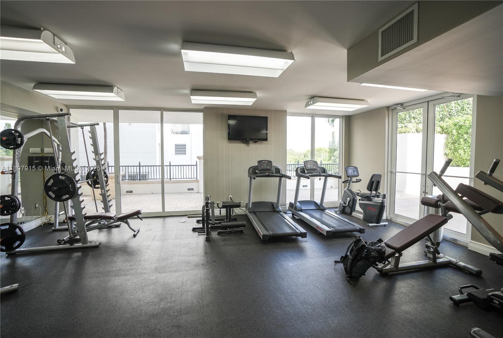 ONE VILLAGE PLACE CONDO · #916 in Coral Gables - Photo 18