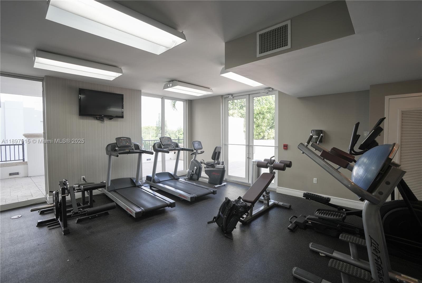 ONE VILLAGE PLACE CONDO · #916 in Coral Gables - Photo 19