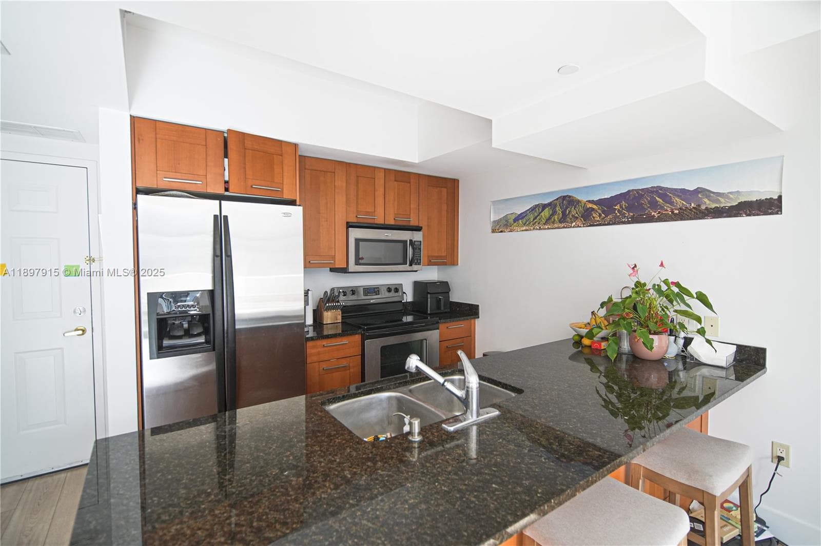 ONE VILLAGE PLACE CONDO · #916 in Coral Gables - Photo 4