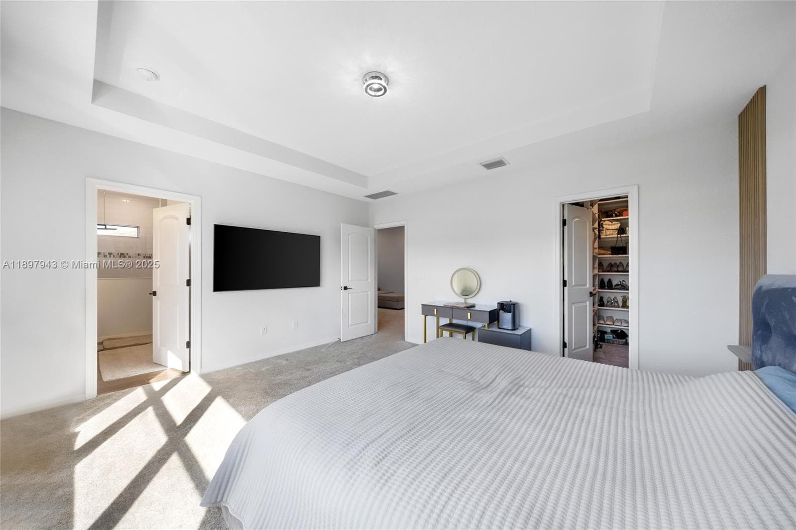 2454 Primrose Pl photo 23