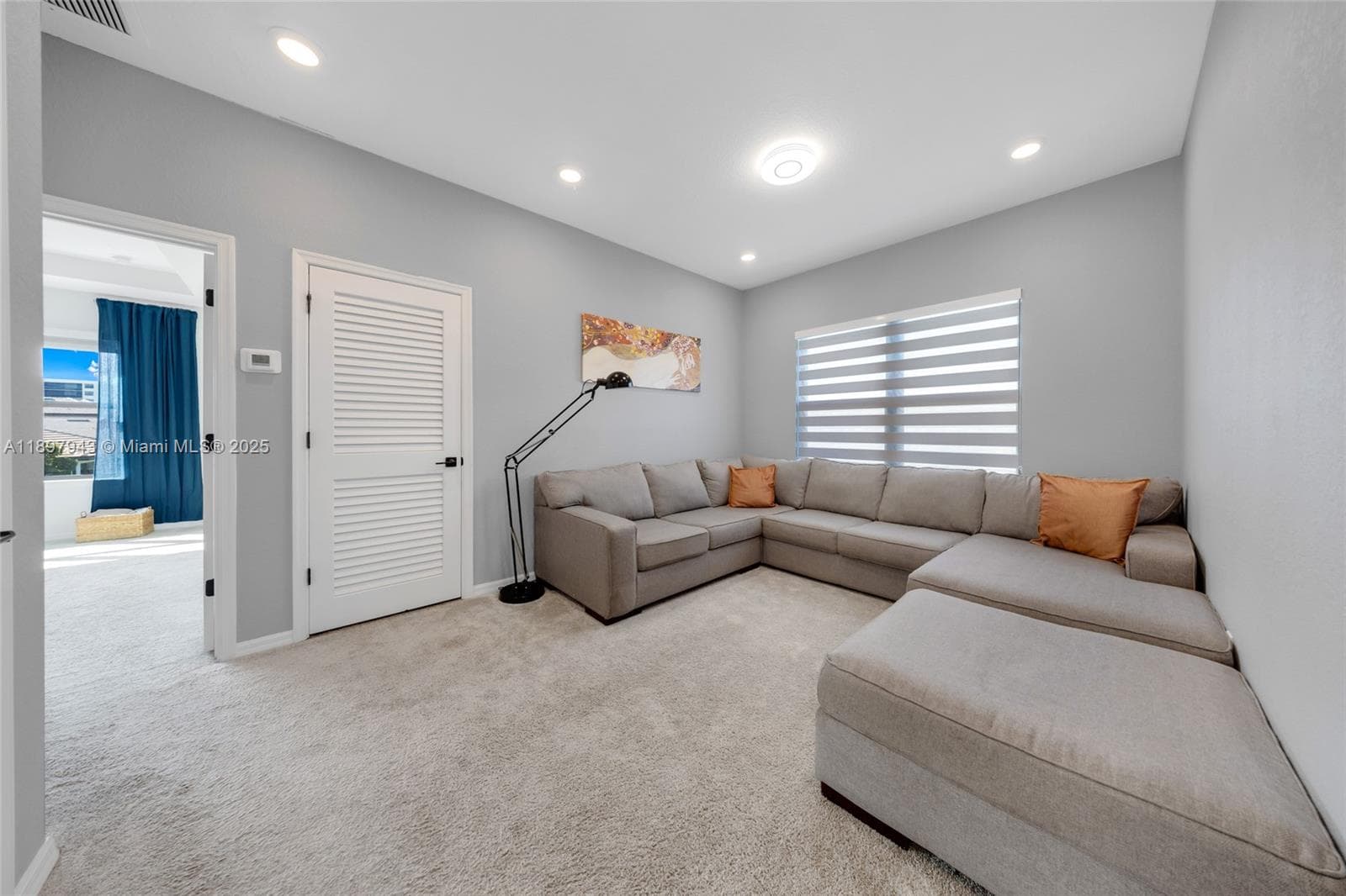 2454 Primrose Pl photo 30
