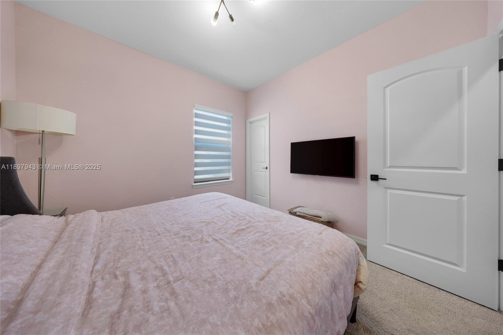 2454 Primrose Pl photo 37