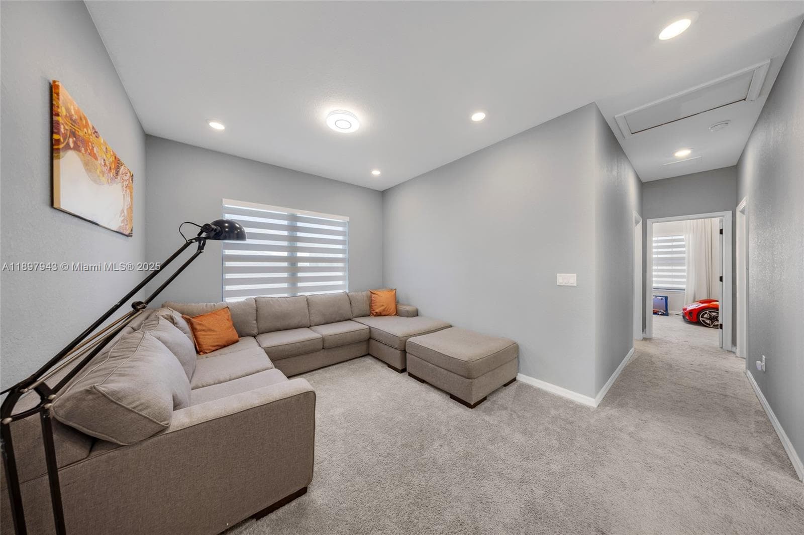 2454 Primrose Pl photo 29