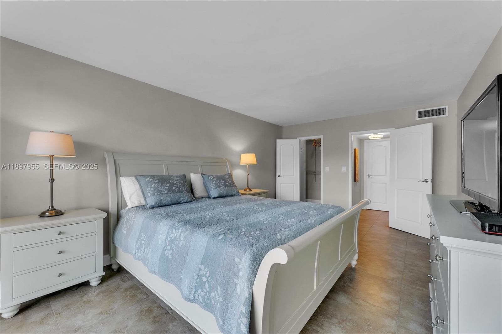 DeSoto Park · #306 in Hallandale Beach - Photo 3