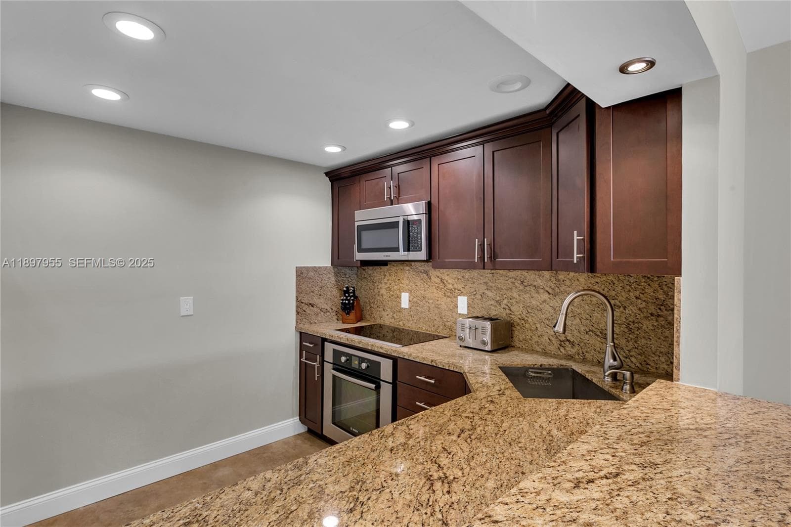 DeSoto Park · #306 in Hallandale Beach - Photo 20