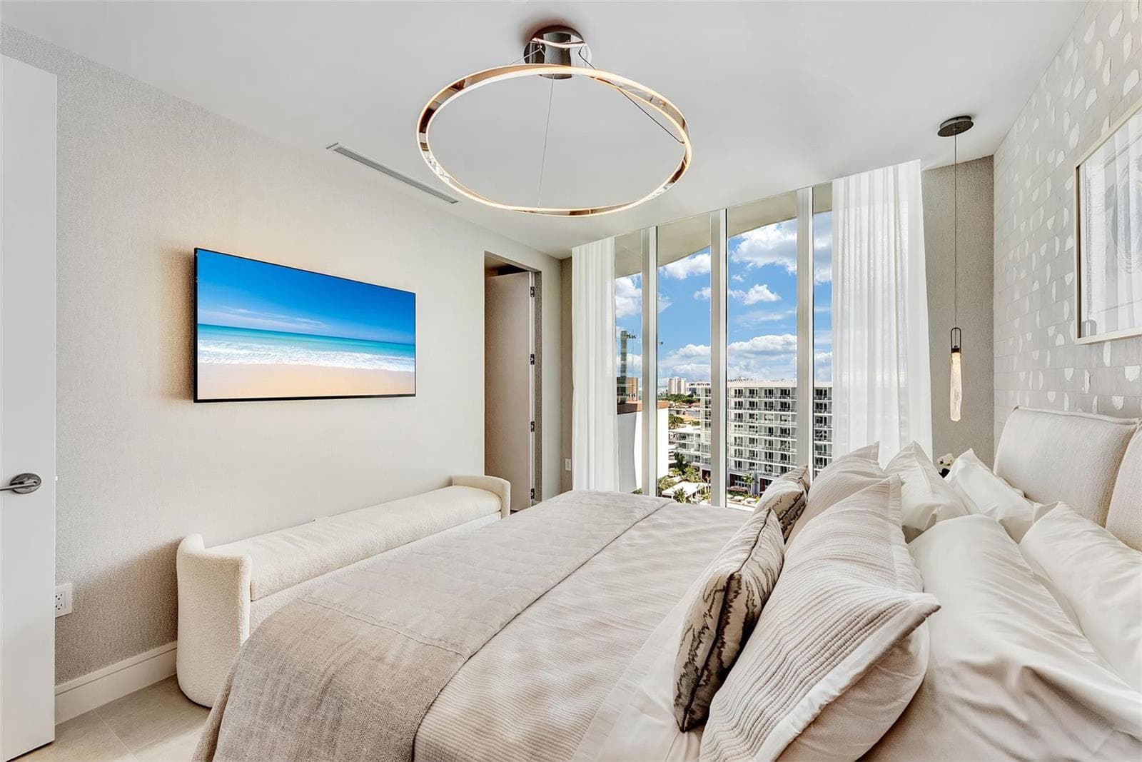 Whispering Sea Pearl Suite
