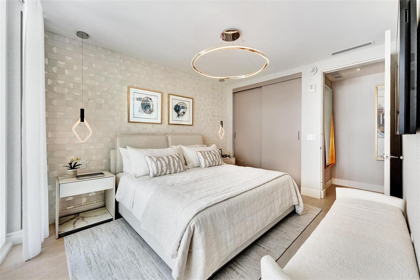 Whispering Sea Pearl Suite