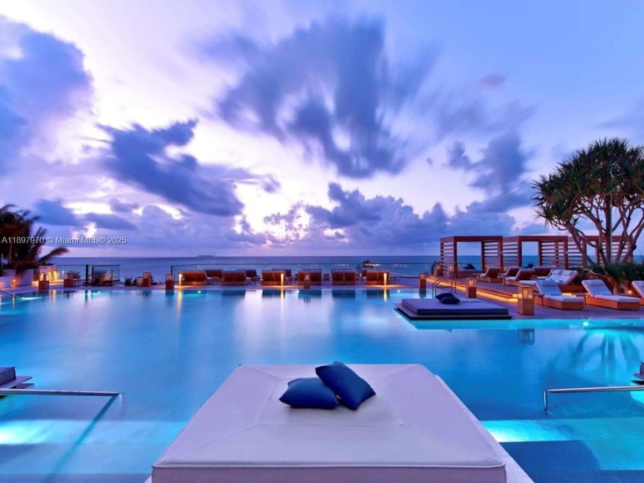 Roney Palace · #619 in Miami Beach - Photo 16