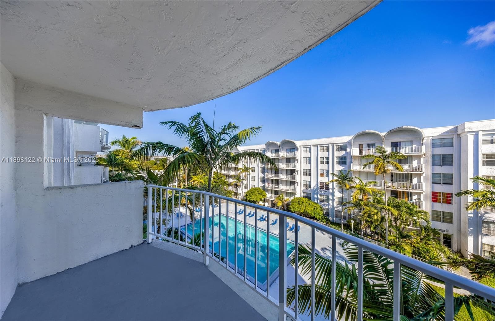 MONTECARLO CONDO · #C-512 in Miami - Photo 3