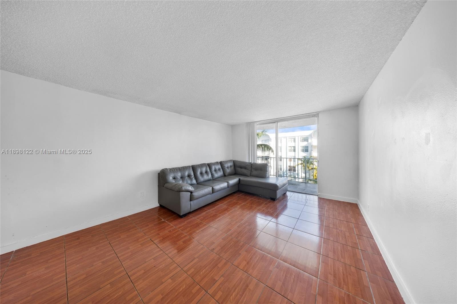 MONTECARLO CONDO · #C-512 in Miami - Photo 5