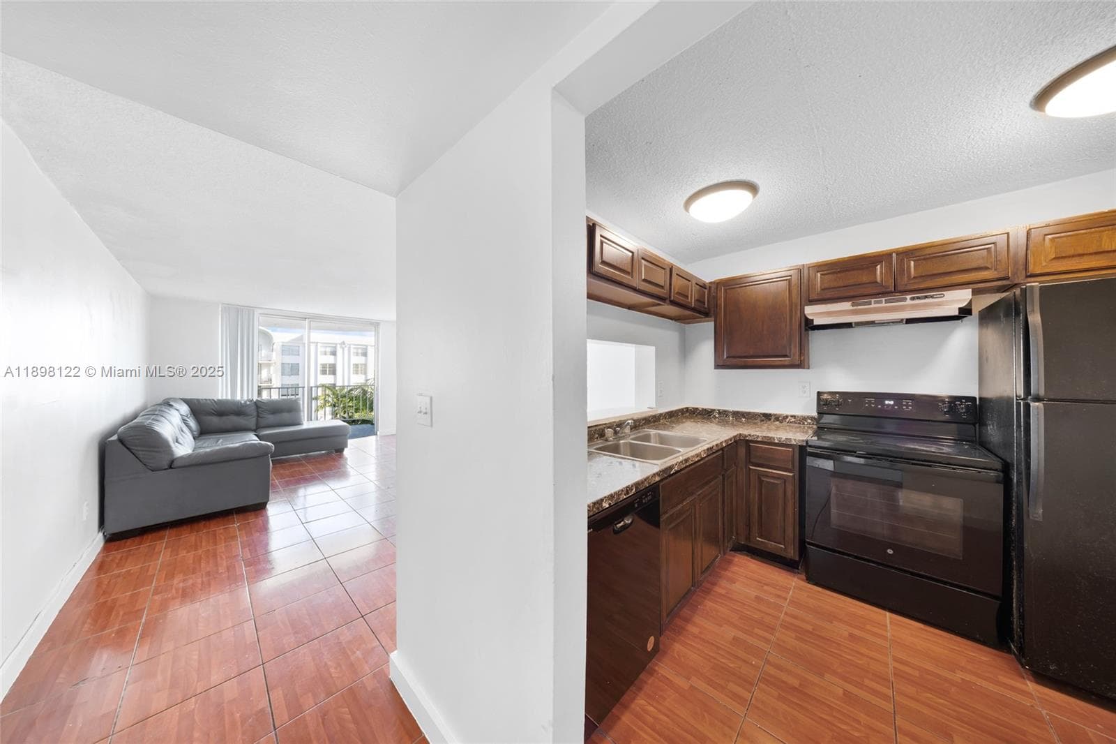 MONTECARLO CONDO · #C-512 in Miami - Photo 9
