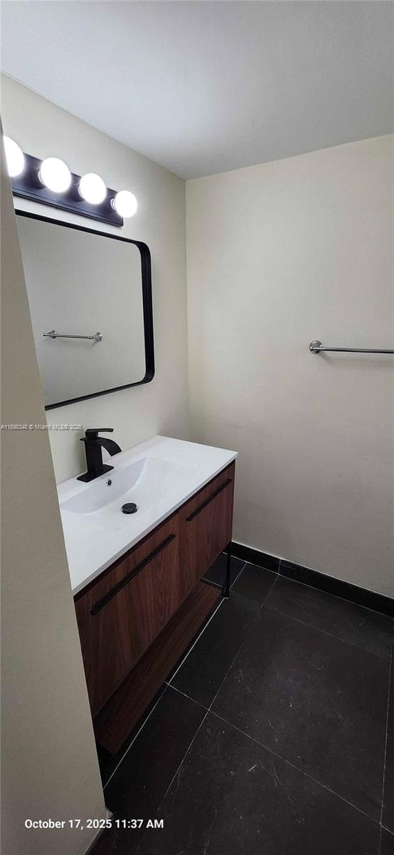 ROYAL OAKS CONDO · #238 in Miami - Photo 7