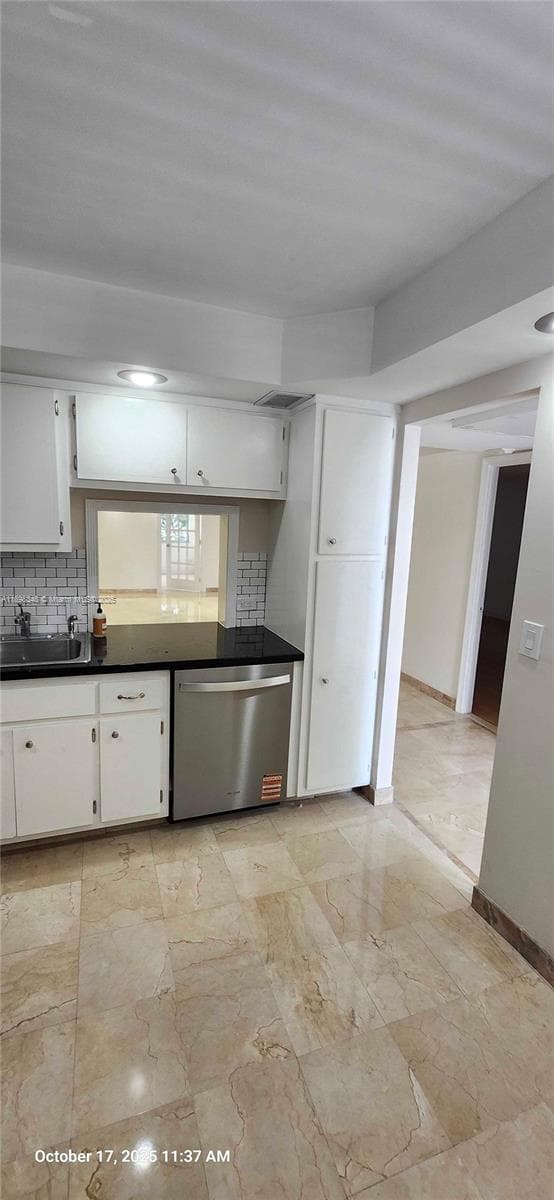 ROYAL OAKS CONDO · #238 in Miami - Photo 4
