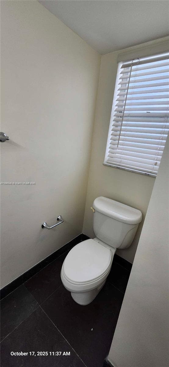 ROYAL OAKS CONDO · #238 in Miami - Photo 8