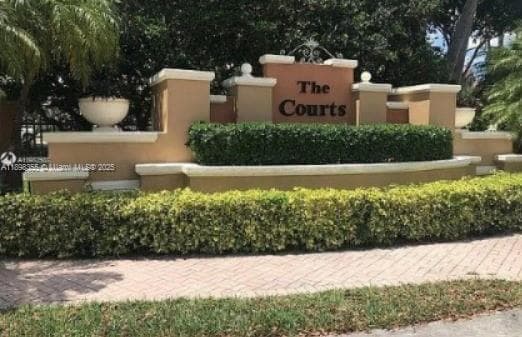 THE COURTS AT DORAL ISLES · #1332 in Doral - Photo 2