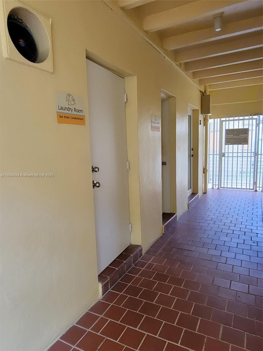 SEA WASH CONDO · #15 in Miami Beach - Photo 22
