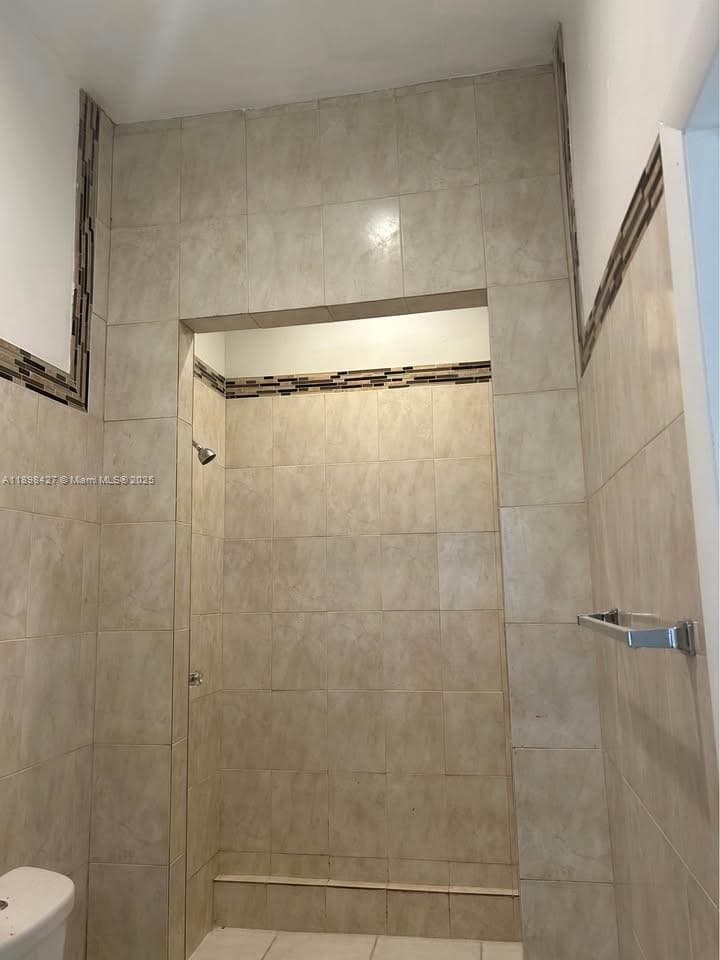 OVERBROOK SHORES NO 3 · #2 in North Miami - Photo 17