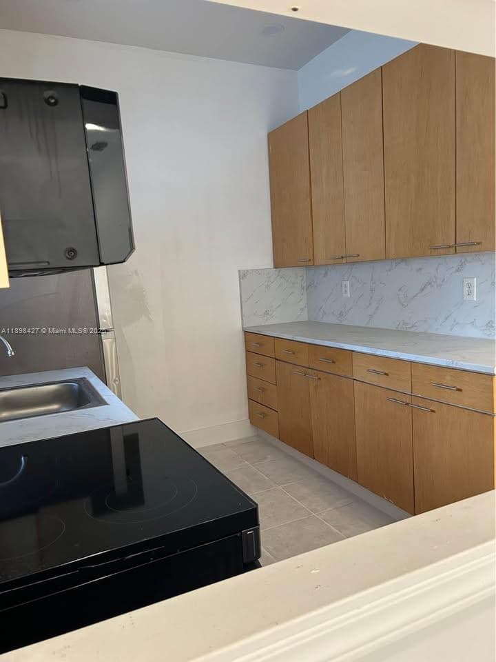 OVERBROOK SHORES NO 3 · #2 in North Miami - Photo 7