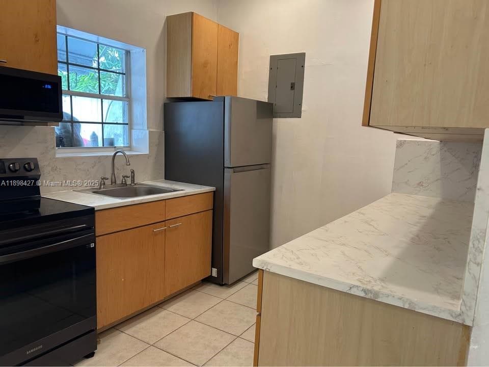 OVERBROOK SHORES NO 3 · #2 in North Miami - Photo 5