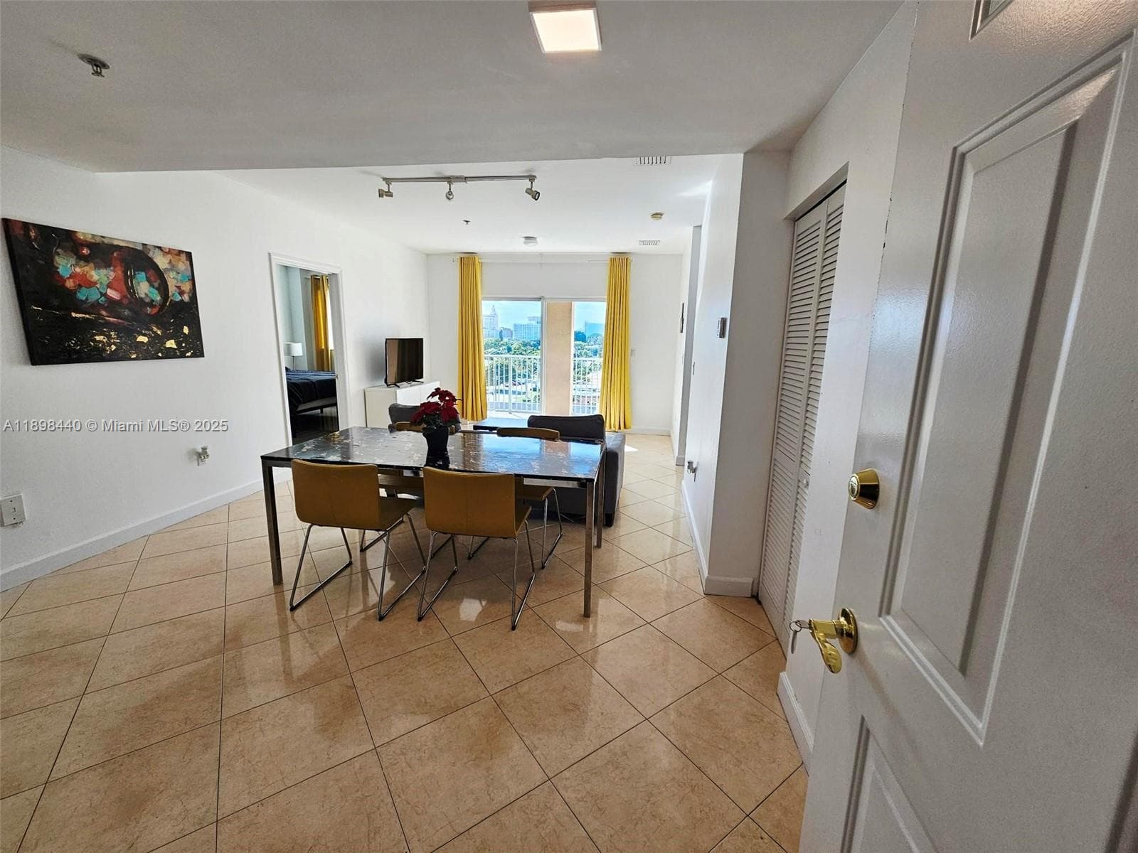 SHAMROCK BY THE GABLES · #511 in Miami - Photo 6