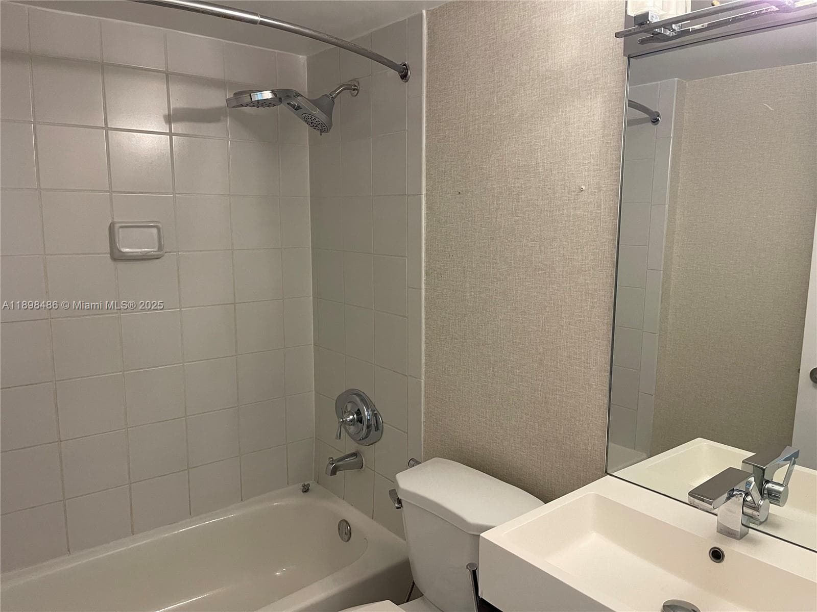 PARC CENTRAL AVENTURA EAS · #205 in Aventura - Photo 16