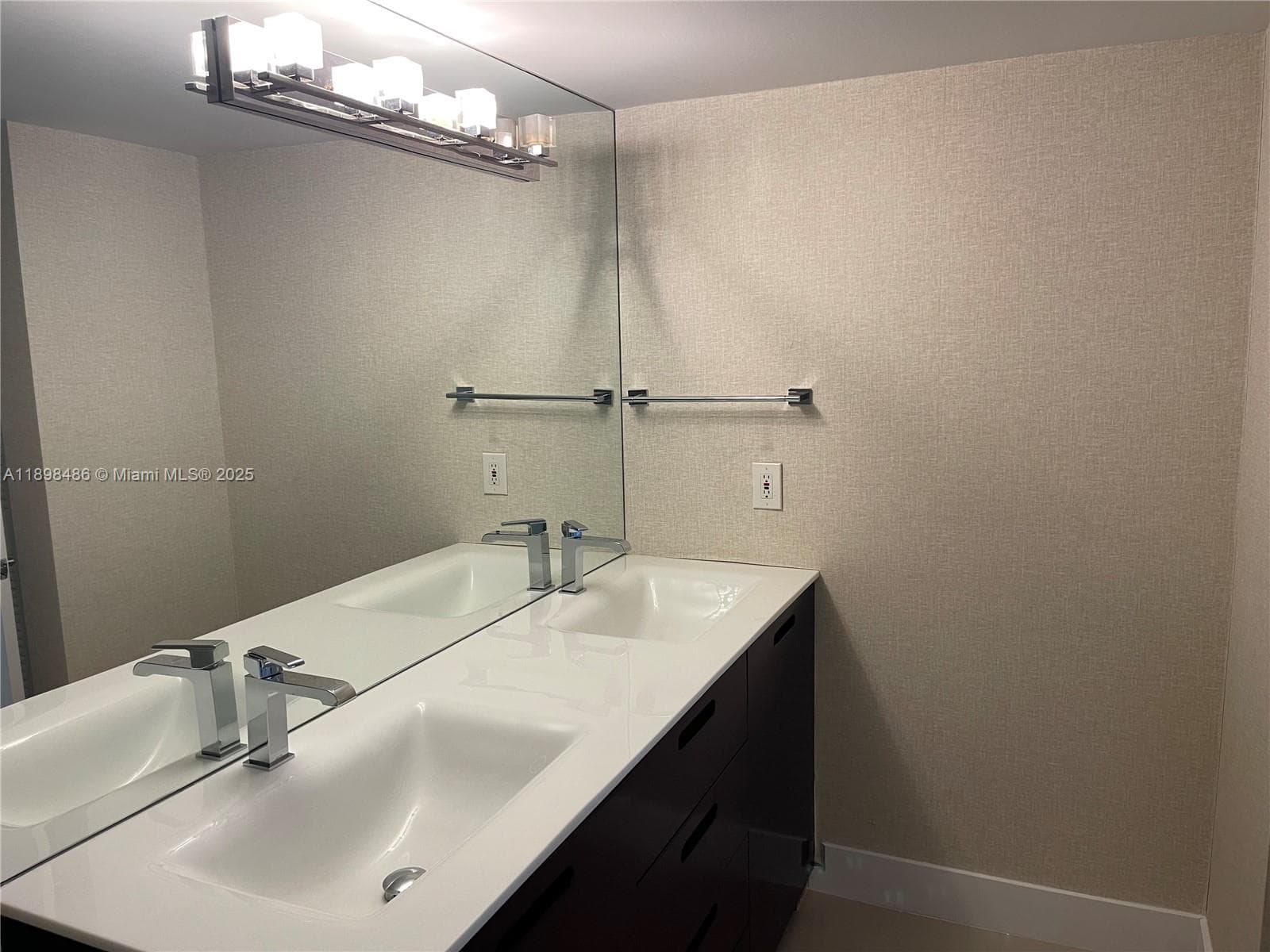 PARC CENTRAL AVENTURA EAS · #205 in Aventura - Photo 10