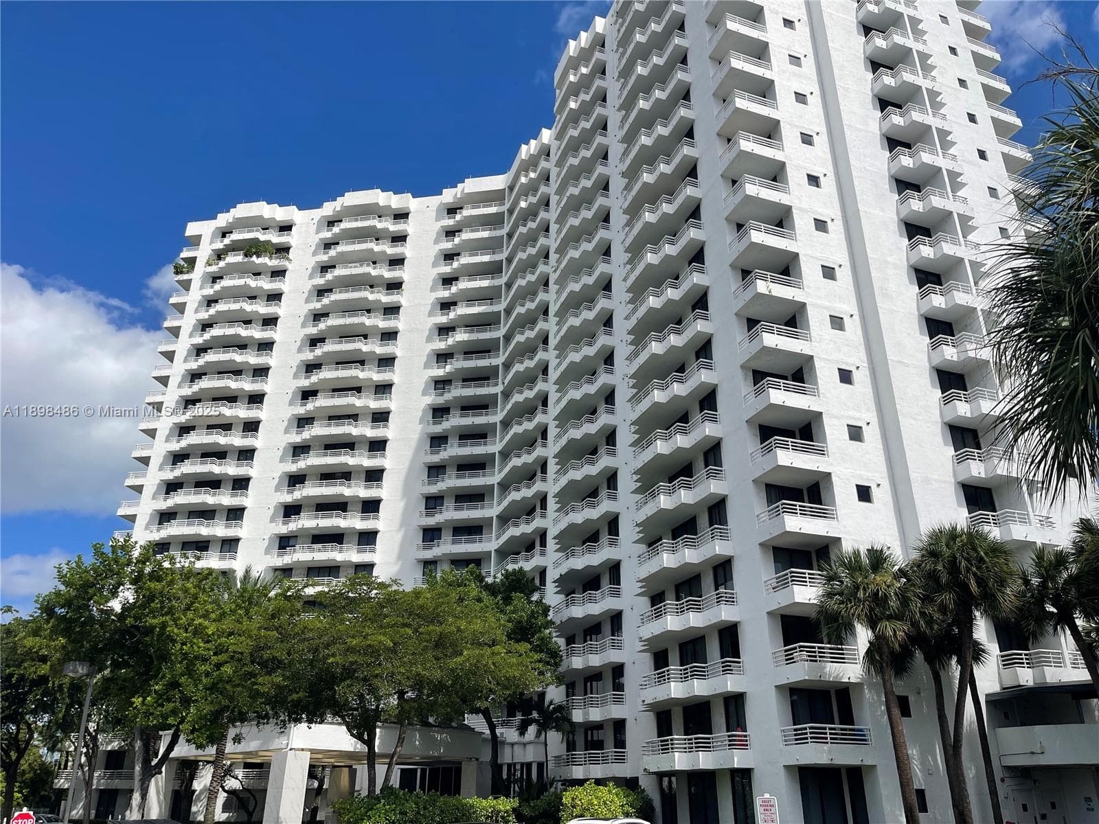 PARC CENTRAL AVENTURA EAS · #205 in Aventura - Photo 39