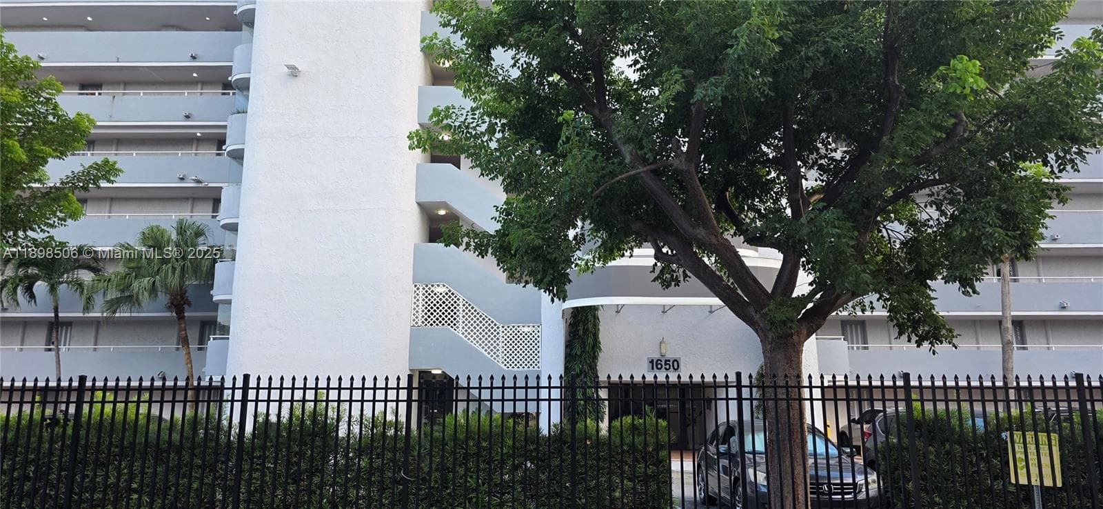 CRICKET CLUBHOUSE CONDO · #310 in Miami - Photo 52