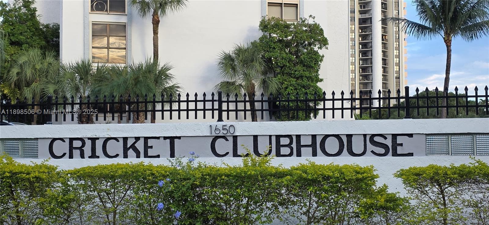 CRICKET CLUBHOUSE CONDO · #310 in Miami - Photo 57
