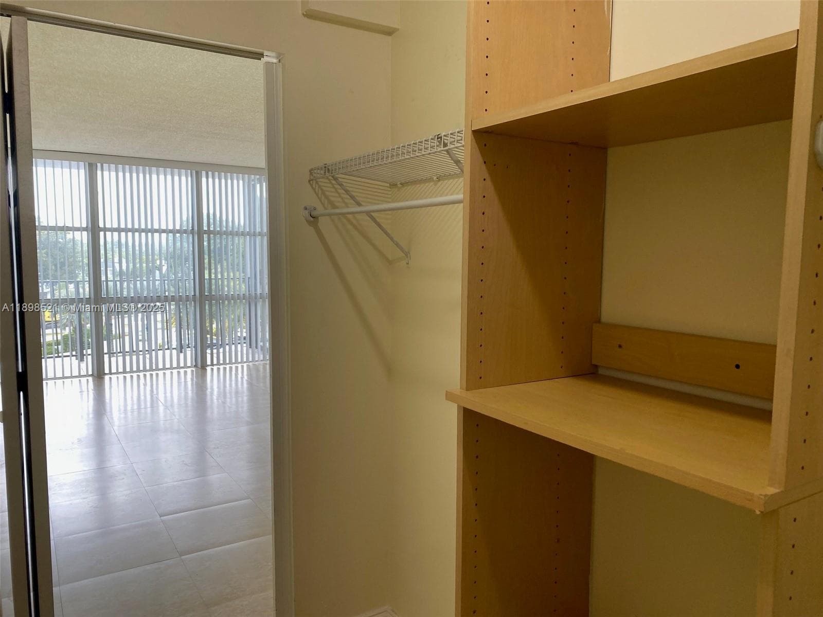 OCEANVIEW PARK CONDO · #427 in Hallandale Beach - Photo 13