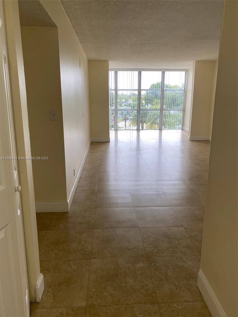 OCEANVIEW PARK CONDO · #427 in Hallandale Beach - Photo 17