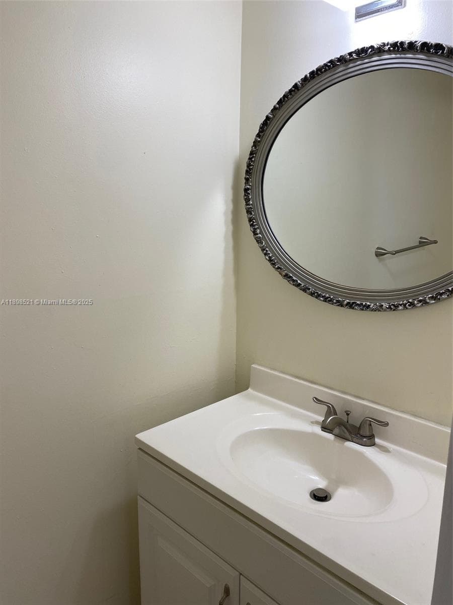 OCEANVIEW PARK CONDO · #427 in Hallandale Beach - Photo 16