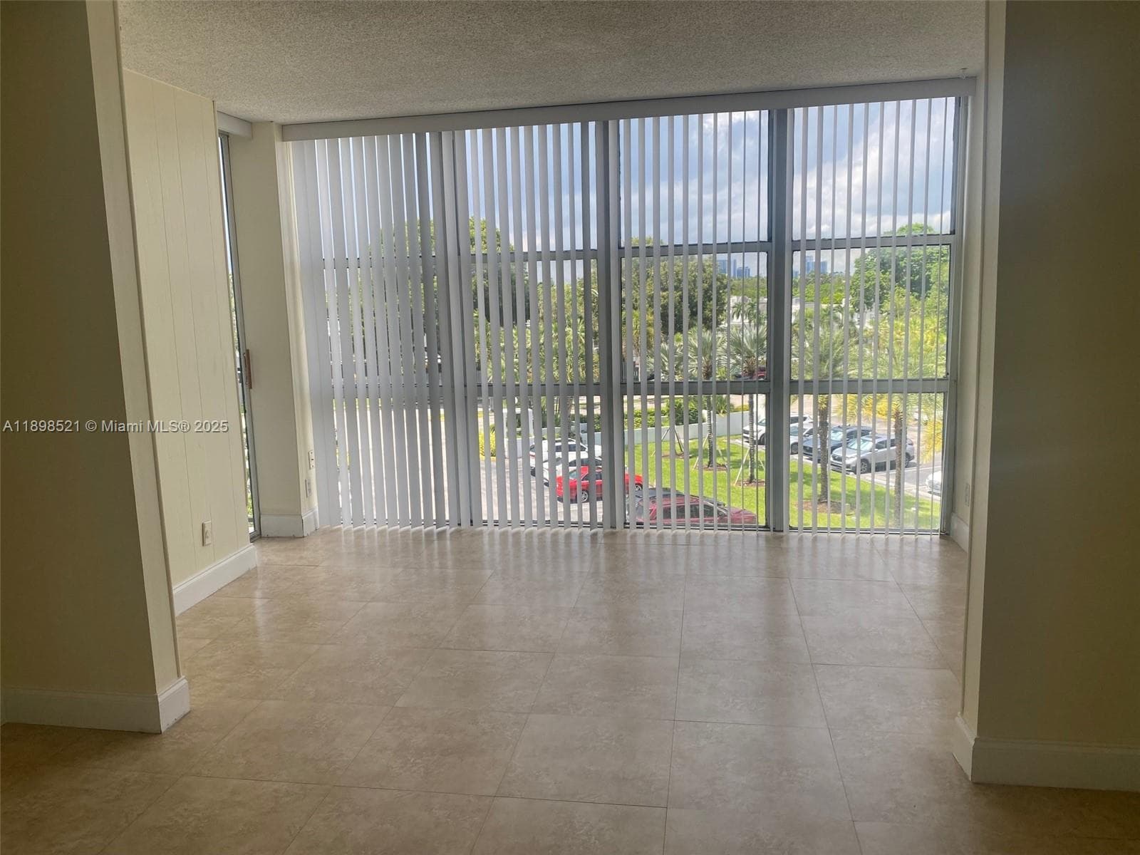 OCEANVIEW PARK CONDO · #427 in Hallandale Beach - Photo 12