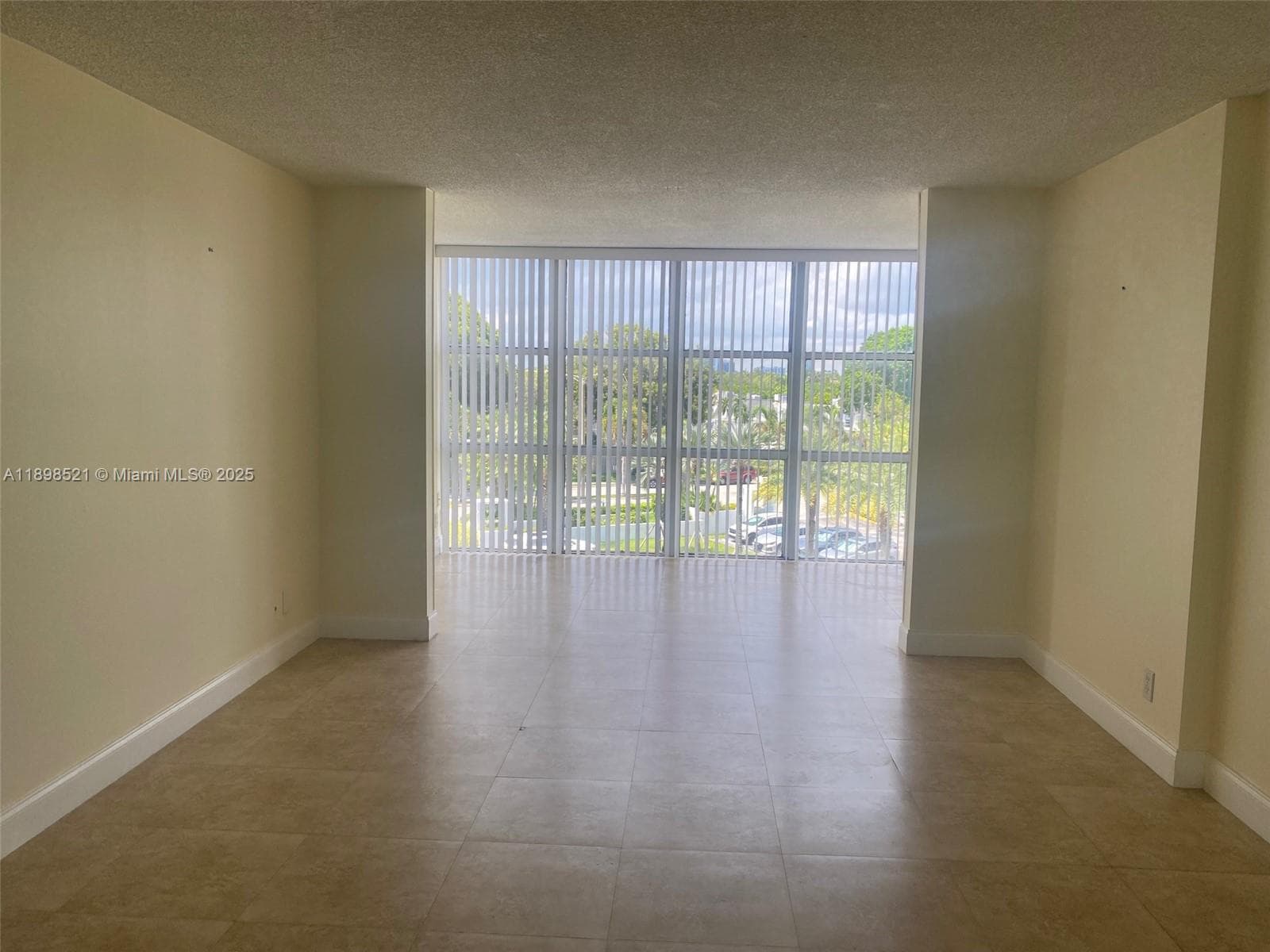 OCEANVIEW PARK CONDO · #427 in Hallandale Beach - Photo 11