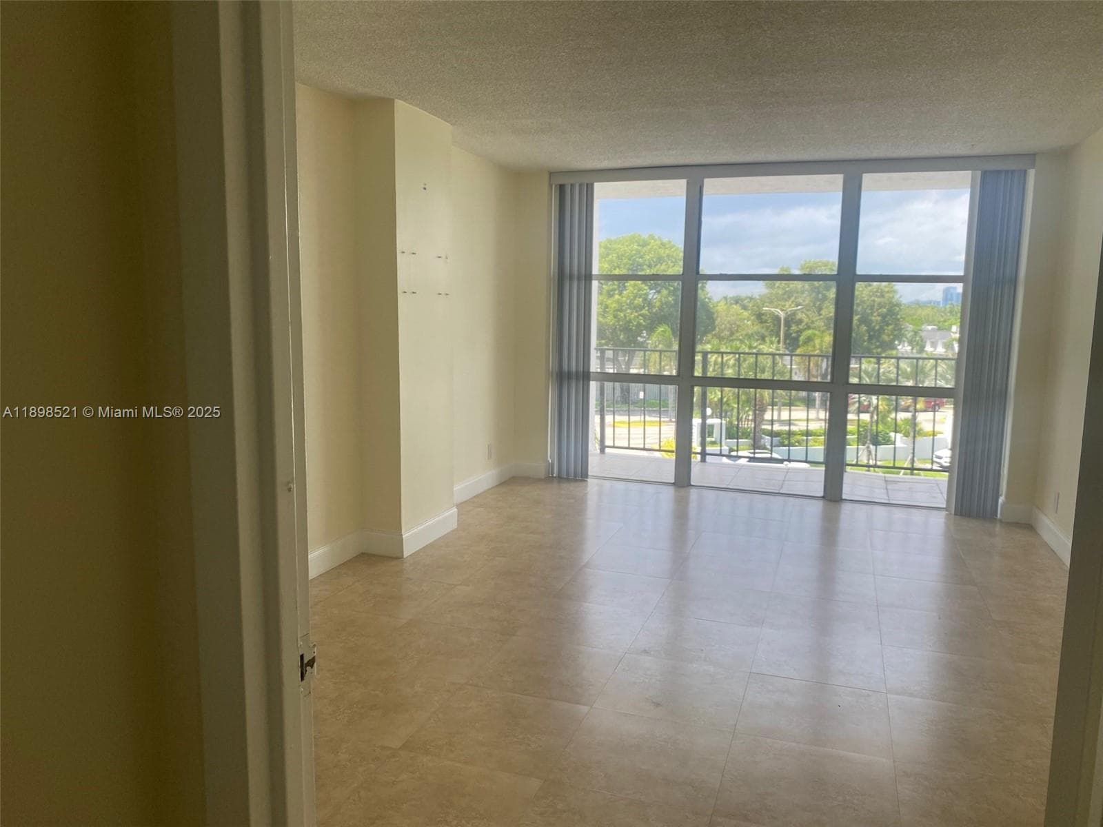 OCEANVIEW PARK CONDO · #427 in Hallandale Beach - Photo 8