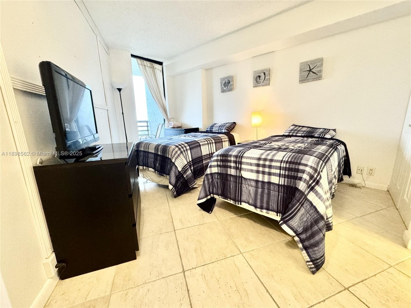 PARC CENTRAL AVENTURA SOU · #1503 in Aventura - Photo 12
