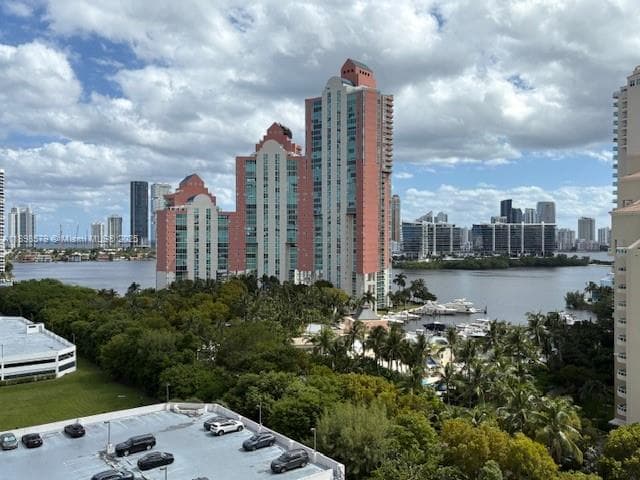 PARC CENTRAL SOUTH · #1518 in Aventura - Photo 4