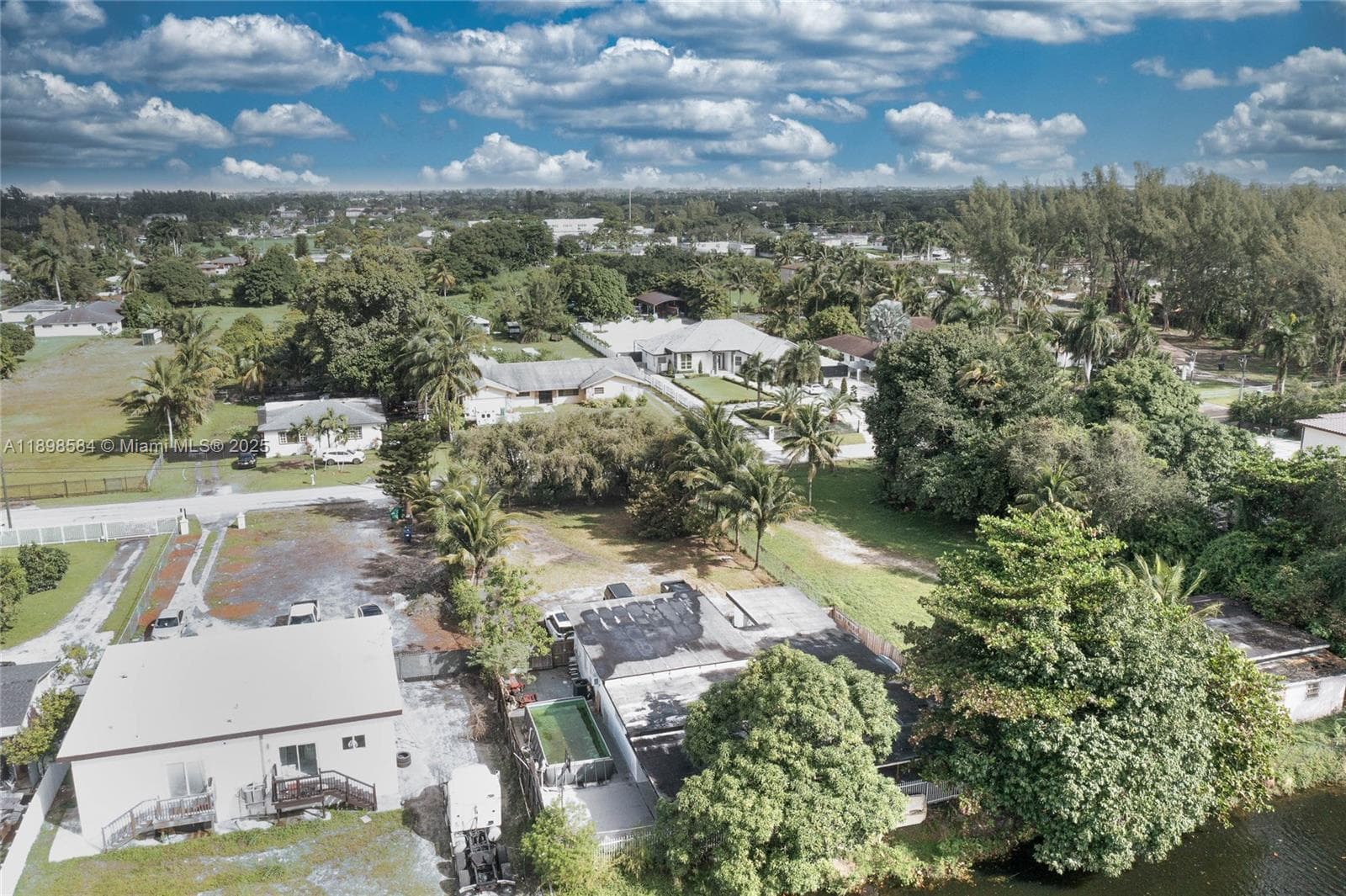 2020 NW 107th St photo 43