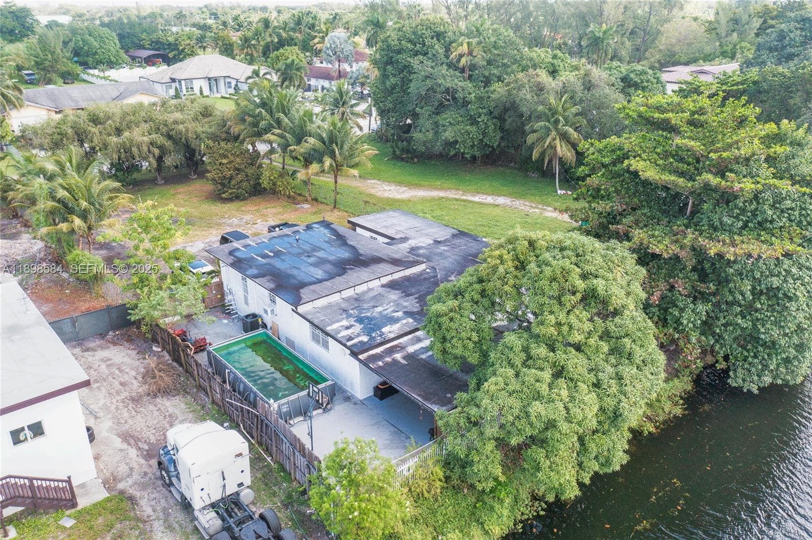 2020 NW 107th St photo 35