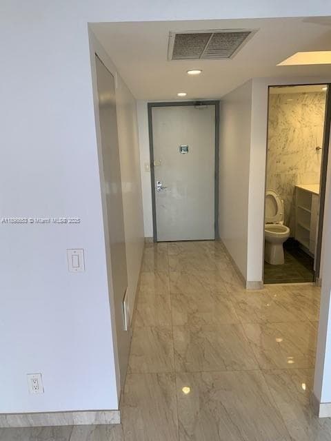 Entrance from the inside+half bath
