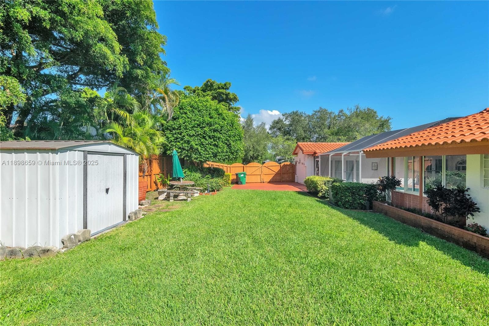 17320 SW 89th Ave photo 9
