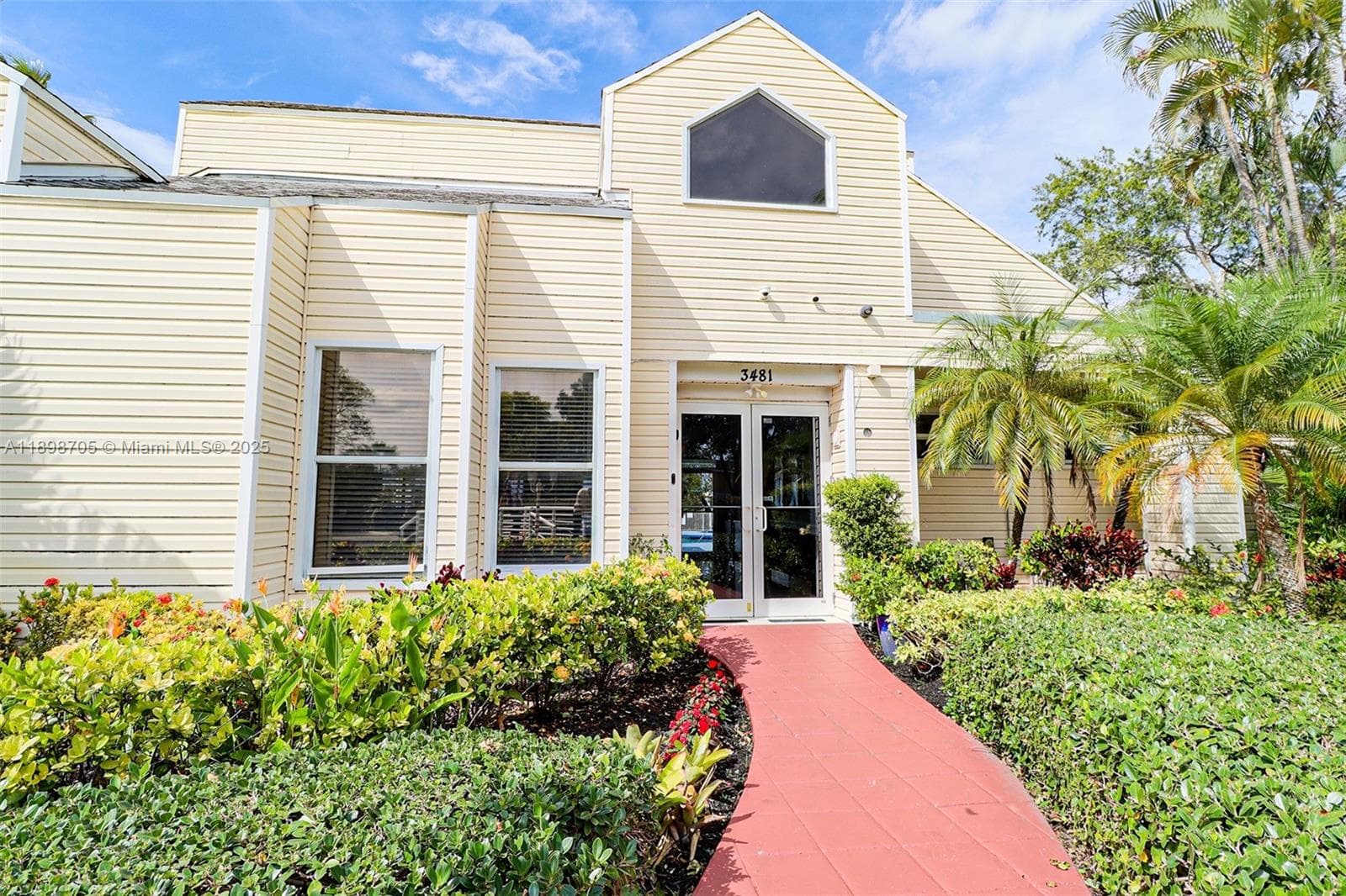 Summer Lake · #105 in Oakland Park - Photo 23