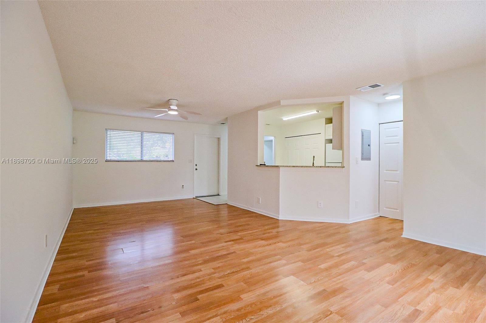 Summer Lake · #105 in Oakland Park - Photo 6