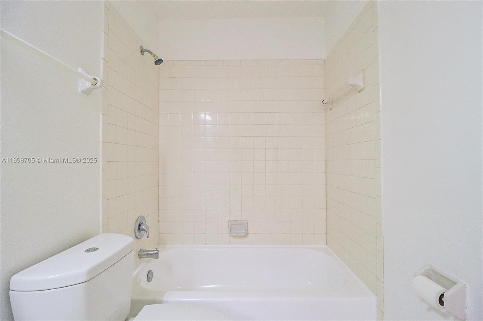 Summer Lake · #105 in Oakland Park - Photo 12