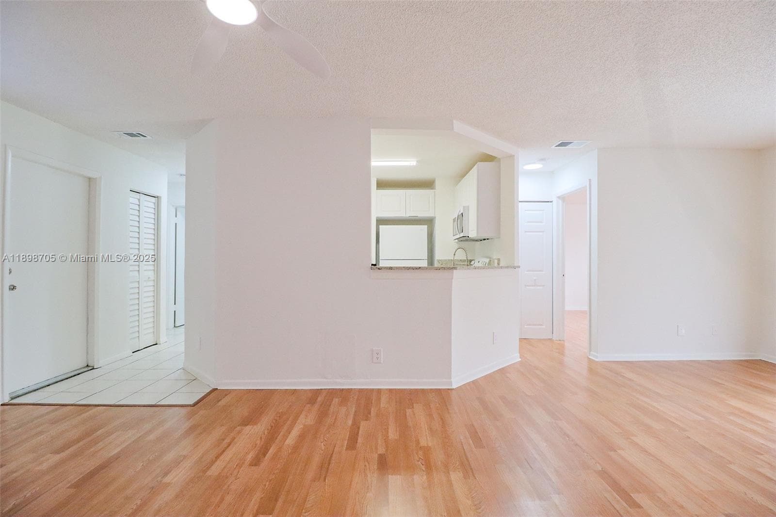 Summer Lake · #105 in Oakland Park - Photo 7