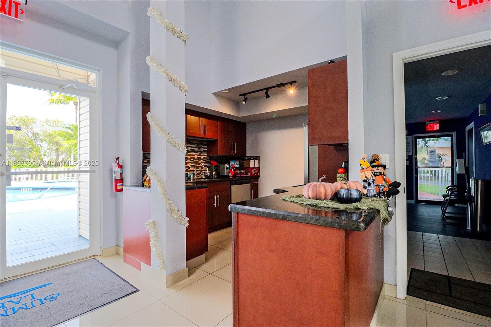 Summer Lake · #105 in Oakland Park - Photo 31